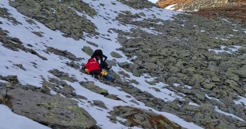 bucurestean de 66 de ani mort in muntii fagaras dupa ce a cazut 200 de metri 6abffef562953