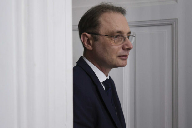 culise luca niculescu nu si depune mandatul si cere un pact de neagresiune intre partide ce variante de guvern are pe masa 6acd236b38f92