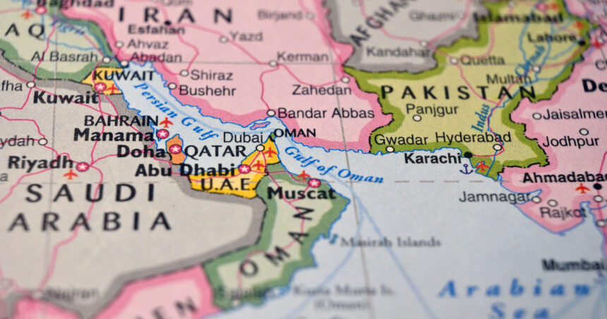 doua nave lovite de proiectile in stramtoarea ormuz pe fondul conflictului dintre sua si iran 6acf24b1098ec