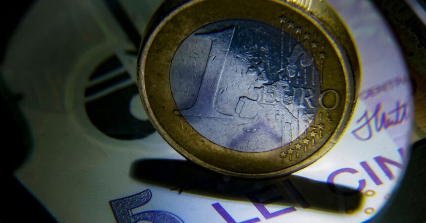 euro bate un nou record in fata leului dupa socul de pe piata interbancara cursul bnr a ajuns la 53447 lei 6abfa38ca0a1a