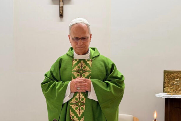 foto papa leon al xiv lea a oficiat o slujba in spital dupa operatia pentru cancer pulmonar cand va aparea in public 6ad22318d7fbb