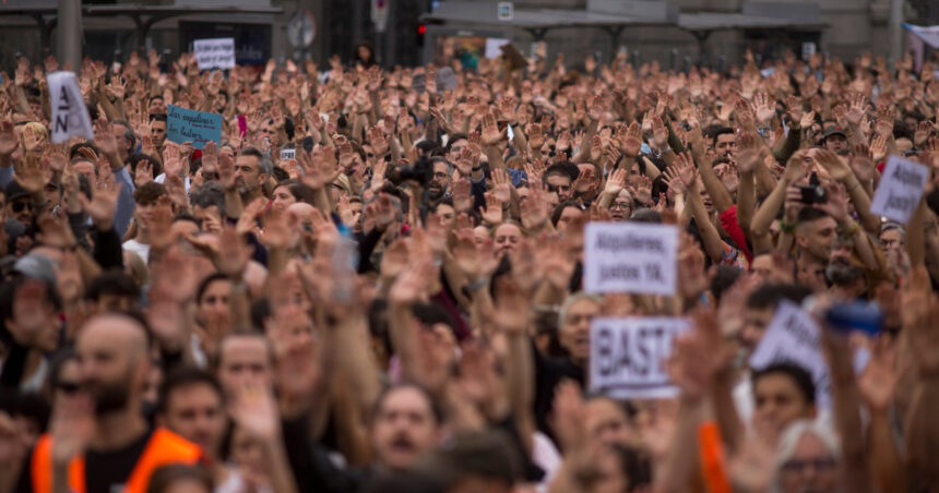 galerie foto mii de oameni protesteaza in spania din cauza crizei locuintelor chiriile principala nemultumire 6ac13b5d1c537
