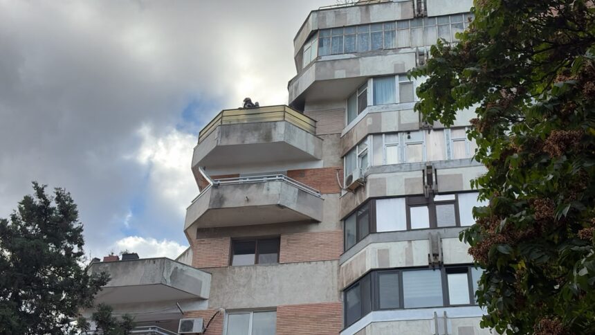 galerie foto video incendiu la un apartament din municipiul constanta interventie in forta a pompierilor 6ad220eb462e7