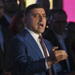 george simion indeamna oamenii sa iasa in strada pentru a l sustine pe calin georgescu este persecutat pe criterii politice 6abfd84914c94