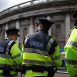 irlanda a expulzat 24 de romani condamnati pentru infractiuni grave ei au interdictia sa revina acolo in urmatorii 10 ani 6ad5e660beb01