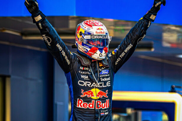 max verstappen castiga marele premiu al bahrainului intr o cursa haotica intarziata de ploaie hamilton pe podium 6ac269dca5700