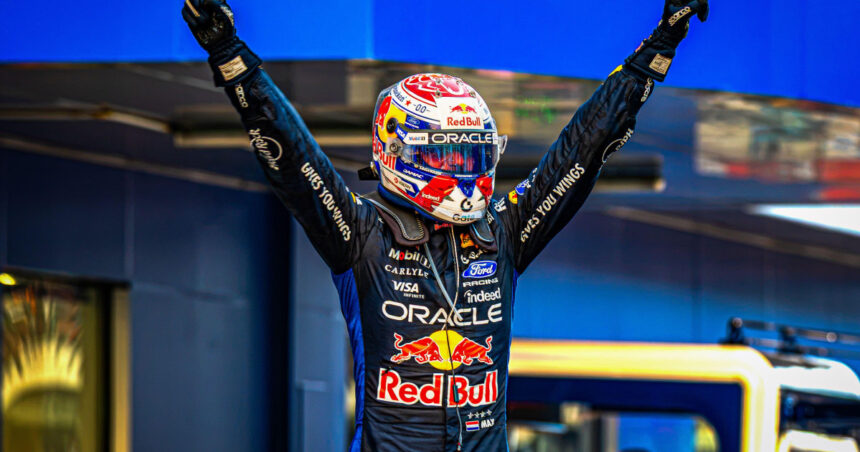 max verstappen castiga marele premiu al bahrainului intr o cursa haotica intarziata de ploaie hamilton pe podium 6ac269dca5700