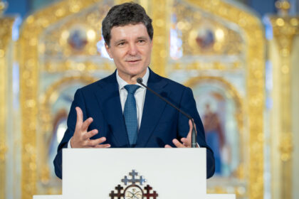nicusor dan la biserica palatului cotroceni e important sa avem tot timpul in minte ca istoria nu incepe cu noi 6ac6a80a91c0b