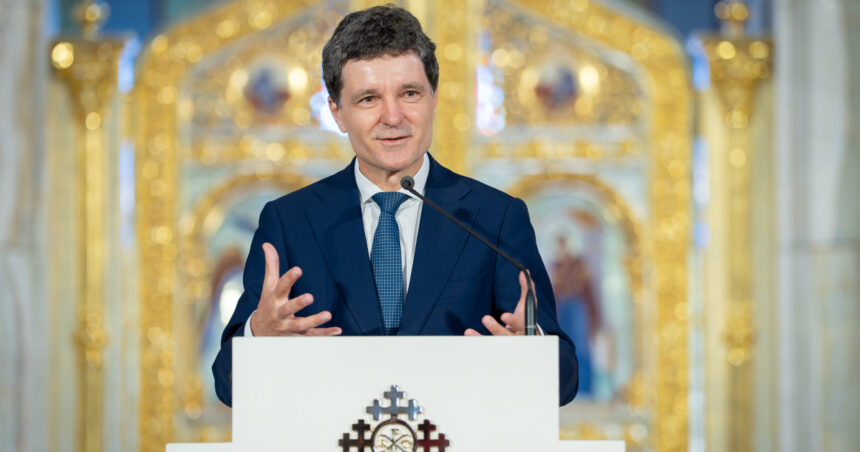 nicusor dan la biserica palatului cotroceni e important sa avem tot timpul in minte ca istoria nu incepe cu noi 6ac6a80a91c0b
