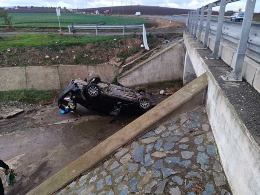 o masina s a rasturnat in zona sibioara o victima a refuzat transportul la spital 6ace1e62d4ba3