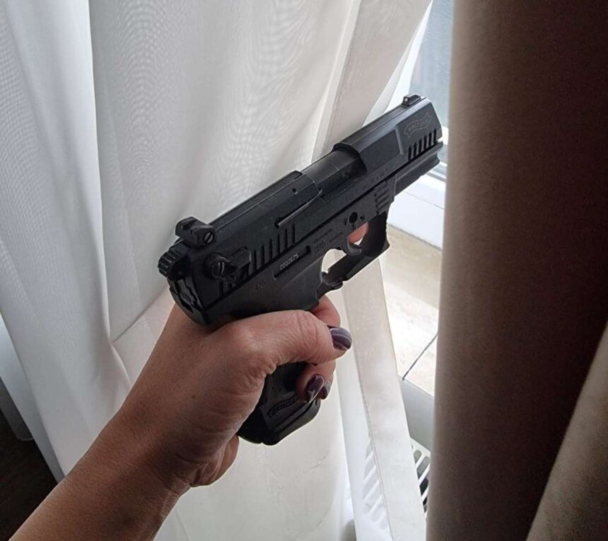 perchezitii la doi barbati care au adus in tara arme ce le au spus procurorilor 6ad2a683ceaed