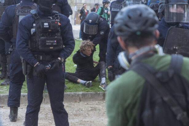 politia franceza acuzata ca a provocat rani ca in razboi unor adolescenti peste 6 700 de minori retinuti la proteste 6ad273f7a0bb9