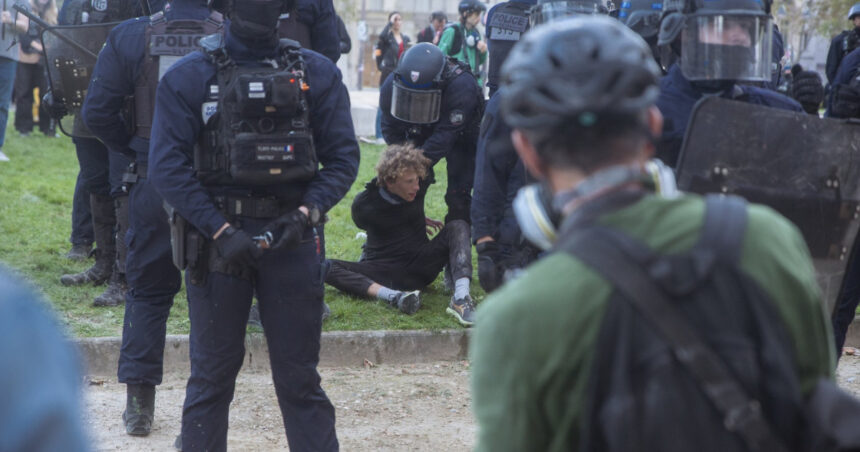 politia franceza acuzata ca a provocat rani ca in razboi unor adolescenti peste 6 700 de minori retinuti la proteste 6ad273f7a0bb9