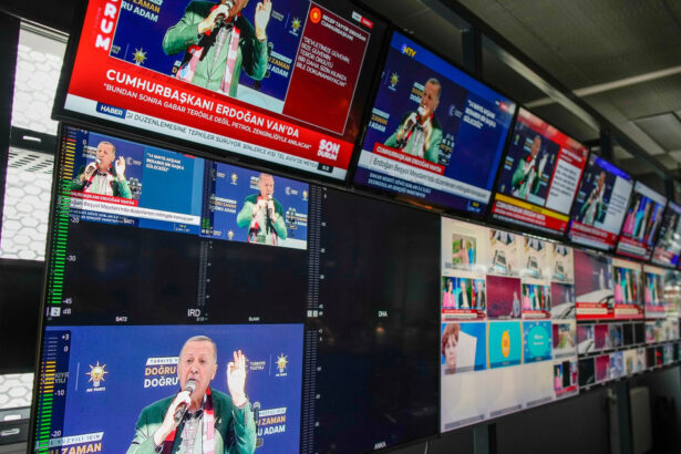 politia turca a preluat controlul asupra unui post tv al opozitiei masura vine dupa interzicerea unui site pentru propaganda lgbt 6acf36483f59e