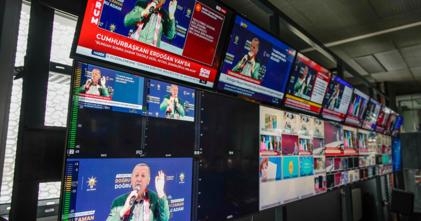 politia turca a preluat controlul asupra unui post tv al opozitiei masura vine dupa interzicerea unui site pentru propaganda lgbt 6acf36483f59e