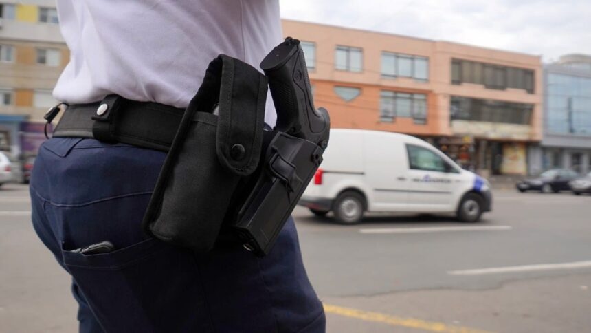politistul pistolar de la vama veche care ameninta ca se sinucide dupa ce a impuscat un tanar e nemultumit de pedeapsa 6abd8e84509de