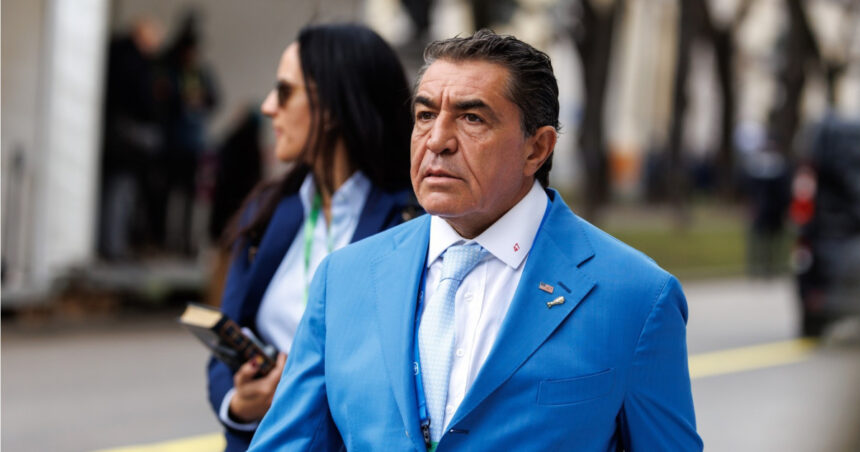prietenul controversat al lui trump paolo zampolli indepartat din administratie dupa un scandal pe e mail 6ad1d5cc3d46f