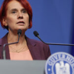 purtatoarea de cuvant a guvernului si a anuntat plecarea din functie ce i a transmis ioana dogioiu lui ilie bolojan 6ad622255b239