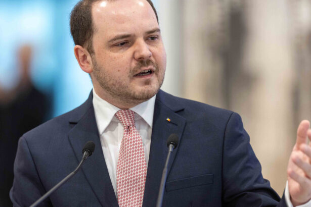 raspunsul lui alexandru rogobete pentru ilie bolojan in chestiunea subfinantarilor din sanatate incompetenta 6ad38d3565155