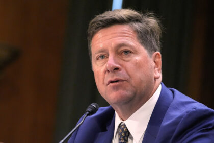 trump infiinteaza un grup de lucru pentru super inteligenta seful comunitatii de informatii jay clayton numit la conducere 6ac2896fe2d01