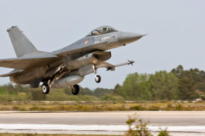 tulcea al patrulea mesaj ro alert primit in cursul acestei zile de populatie doua avioane f 16 au fost ridicate 6acfcd704fe60