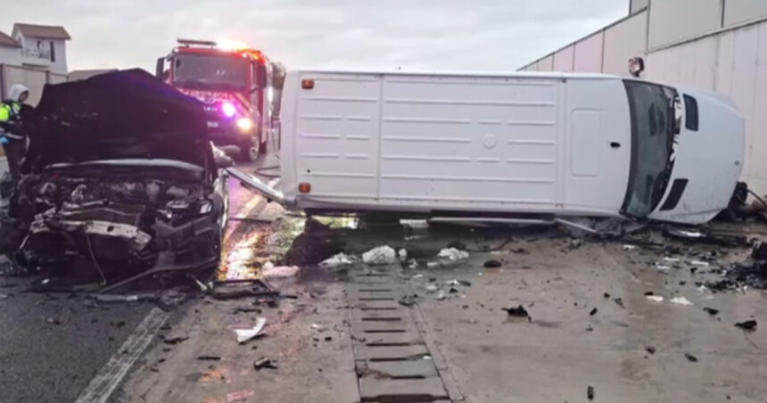 video accident grav intre un microbuz si o masina in judetul constanta 9 persoane au fost ranite 6ad5bc32e7e3c