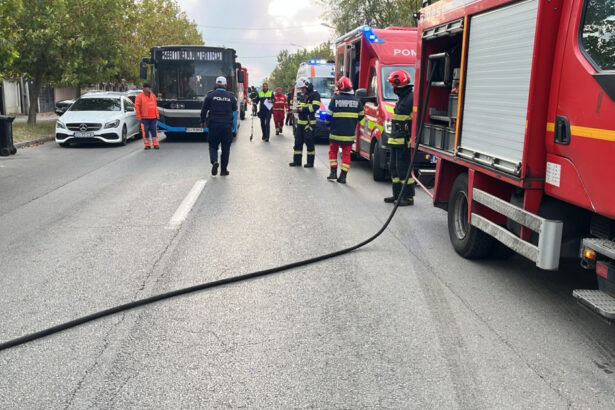 video accident intre un autobuz si un autoturism in craiova o persoana a murit iar alte sase au fost duse la spital planul rosu activat 6ad1cebaa5ec1
