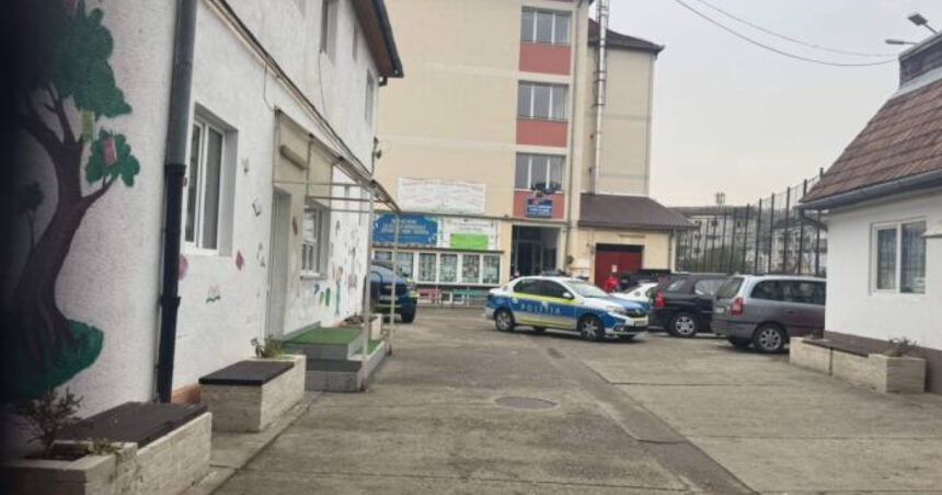 video atac cu cutitul la o scoala din bistrita o profesoara si un elev au fost raniti de un scolar din clasa a vii a marturia unei eleve 6ad5cde315bfd