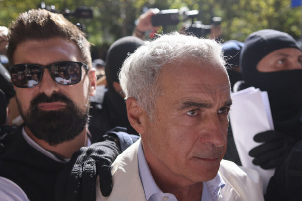 video calin georgescu a stat 10 ore cu procurorii diicot la perchezitia informatica a dispozitivelor ridicate din casa lui din mogosoaia 6ac919d19cce4