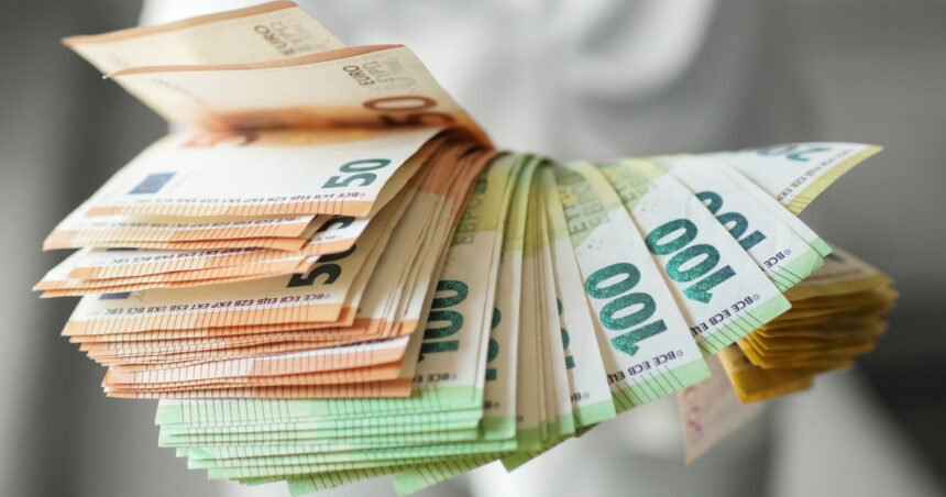 video economistii avertizeaza leul s ar putea deprecia si mai mult in 2027 euro ar putea ajunge la 550 lei 6ac4a6c125c75