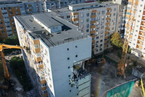 video incepe demolarea blocului din rahova afectat de explozie primele imagini de la operatiunea in premiera in romania 6ac3c5d89406a