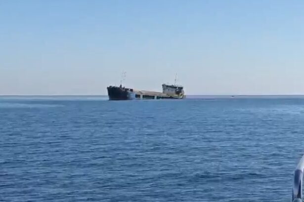 video nava care s a scufundat in apropiere de constanta ar fi fost lovita de 3 drone bucatarul este disparut comandantul a murit au fost reluate cautarile 6ac4a8179f476