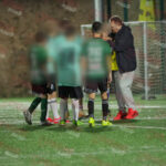 video noi date in cazul copilului care ar fi fost strans de gat in timpul unui meci de fotbal ce masuri au fost luate impotriva antrenorului 6aca7ce6a9910