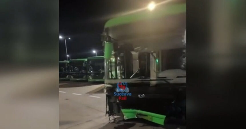 video un sofer de autobuz din suceava a urcat baut la volan si a distrus 5 masini un stalp si ghereta paznicului autobazei 6ad06f2b16d2e