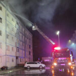videofoto incendiu puternic la un bloc din suceava locatarii au fost evacuati spatii de cazare pentru cei ce nu se pot intoarce in apartamente 6ac0108a01d32